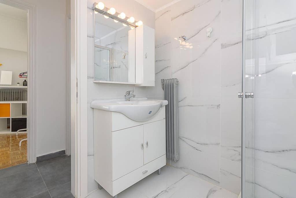 Brand New Stylish 2 Bedroom Apartment Athén Kültér fotó