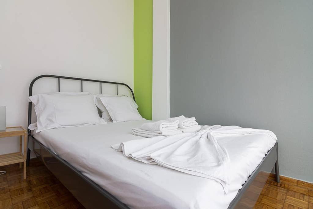 Brand New Stylish 2 Bedroom Apartment Athén Kültér fotó